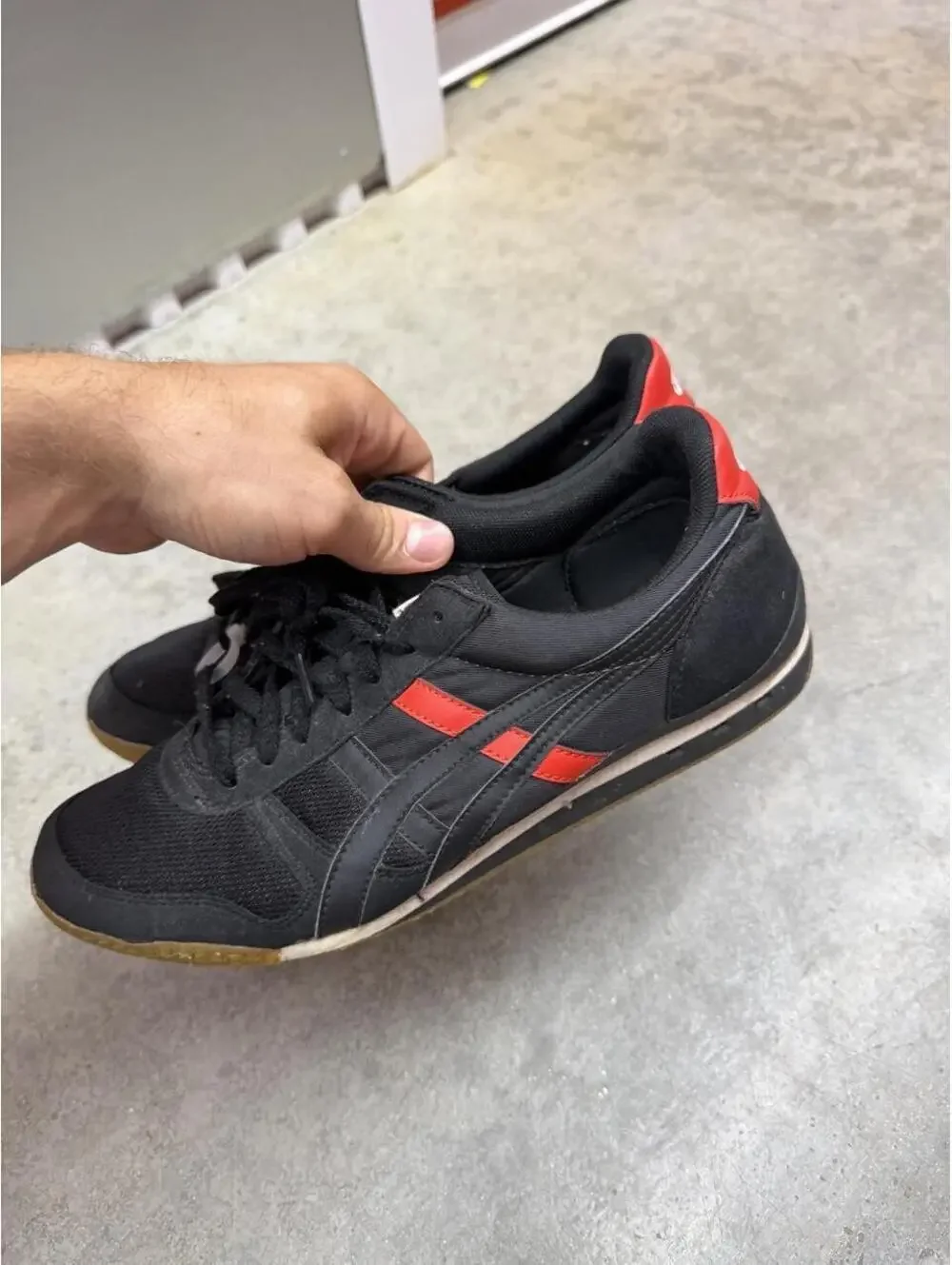 asics onitsuka tiger black and red shoes size 10.5 MENS
